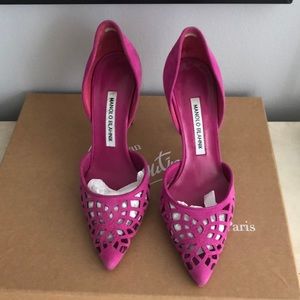 MANOLO BLAHNIK
Suede Lasercut Accents D'Orsay Pumps